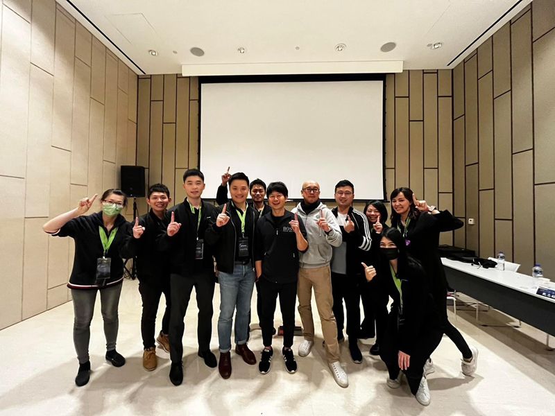 微美牙醫植牙專科醫生-戴志翰醫師，受邀參與straumann的專題課程演講